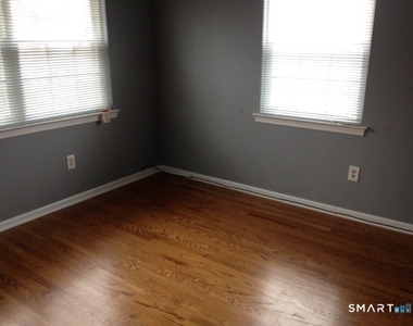 235 Red Oak Lane - Photo Thumbnail 2