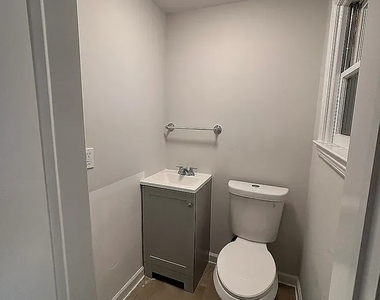 129 Water Street - Photo Thumbnail 7