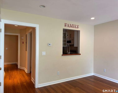 566 Newfield Avenue - Photo Thumbnail 3