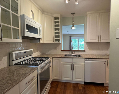 566 Newfield Avenue - Photo Thumbnail 4
