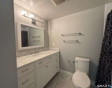 566 Newfield Avenue - Photo Thumbnail 11