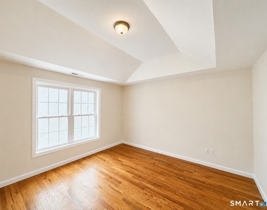 8 Old Oak Drive - Photo Thumbnail 4