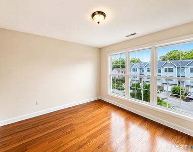 8 Old Oak Drive - Photo Thumbnail 6