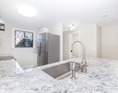 101 Cedar Hollow Drive - Photo Thumbnail 2