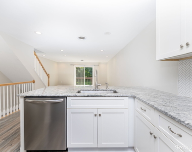101 Cedar Hollow Drive - Photo Thumbnail 4