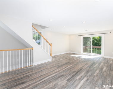 101 Cedar Hollow Drive - Photo Thumbnail 10