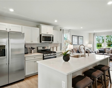 102 Bristlecone Court - Photo Thumbnail 8