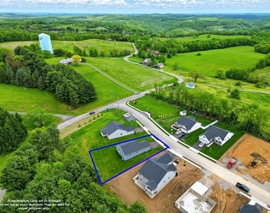 102 Bristlecone Court - Photo Thumbnail 35