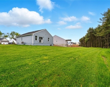 102 Bristlecone Court - Photo Thumbnail 2