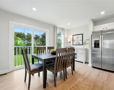 102 Bristlecone Court - Photo Thumbnail 15