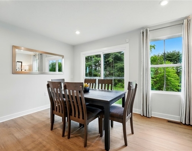 102 Bristlecone Court - Photo Thumbnail 16