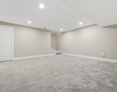 102 Bristlecone Court - Photo Thumbnail 29