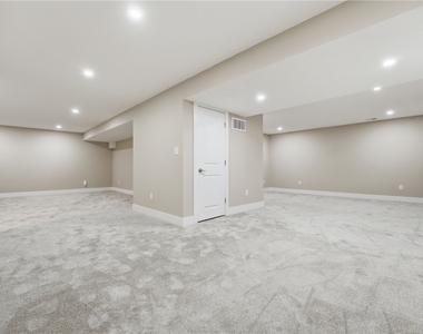 102 Bristlecone Court - Photo Thumbnail 31