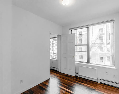 Lexington Avenue/28th st - Photo Thumbnail 2