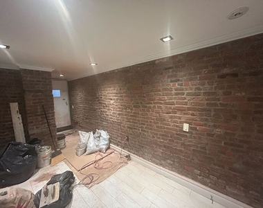 410 East 13th Street - Photo Thumbnail 8
