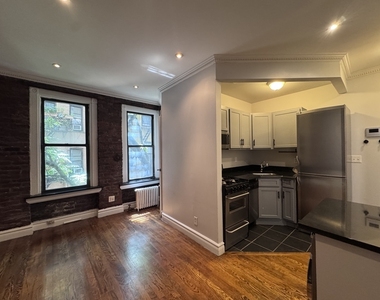 416 East 13th Street - Photo Thumbnail 3