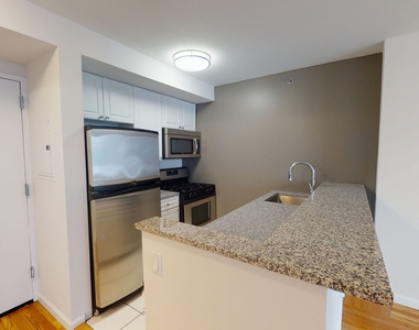120 W. 21st - Photo Thumbnail 3