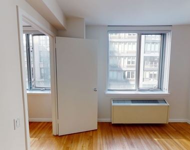 120 W. 21st - Photo Thumbnail 4