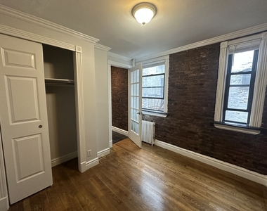 416 East 13th Street - Photo Thumbnail 4