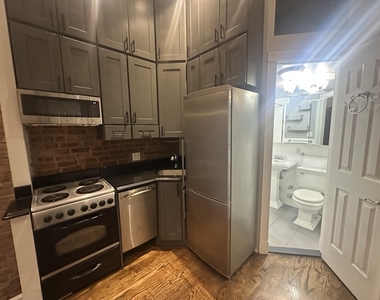 234 West 14th Street - Photo Thumbnail 3