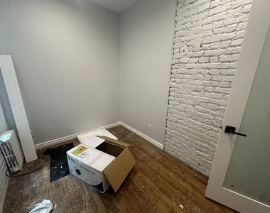 57 Thompson Street - Photo Thumbnail 2