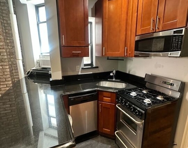 246 Mott Street - Photo Thumbnail 4