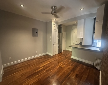246 Mott Street - Photo Thumbnail 2