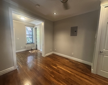 246 Mott Street - Photo Thumbnail 4