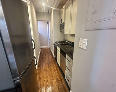 246 Mott Street - Photo Thumbnail 2