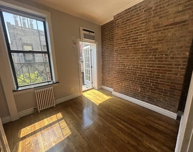 246 Mott Street - Photo Thumbnail 6