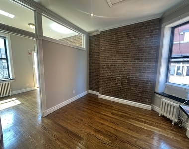 246 Mott Street - Photo Thumbnail 7