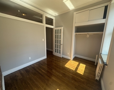 246 Mott Street - Photo Thumbnail 3