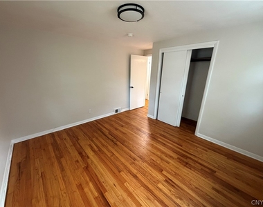 202-1 Stafford Avenue - Photo Thumbnail 1
