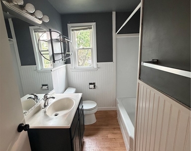 202-1 Stafford Avenue - Photo Thumbnail 2