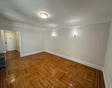 1845 Hobart Avenue - Photo Thumbnail 3