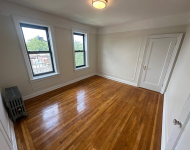 1845 Hobart Avenue - Photo Thumbnail 11
