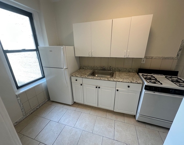 1845 Hobart Avenue - Photo Thumbnail 7