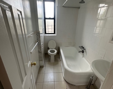 1845 Hobart Avenue - Photo Thumbnail 10