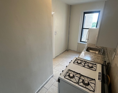 1845 Hobart Avenue - Photo Thumbnail 6