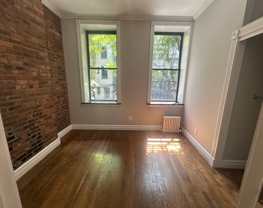 NO FEE 1BR in NoLita - Photo Thumbnail 4