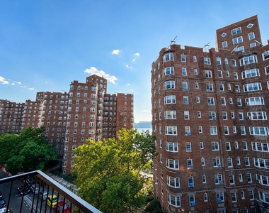 205 Cabrini Boulevard - Photo Thumbnail 8