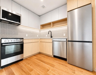205 Cabrini Boulevard - Photo Thumbnail 7