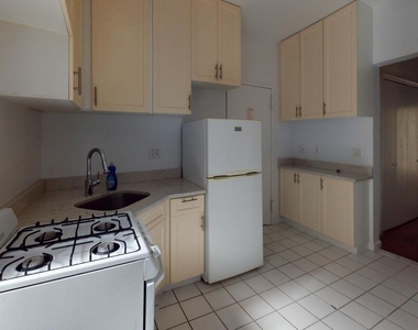 East 85th Street - Photo Thumbnail 10