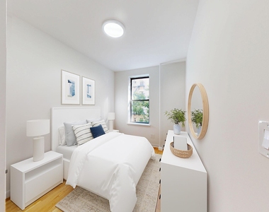 East 65 Street - Photo Thumbnail 3