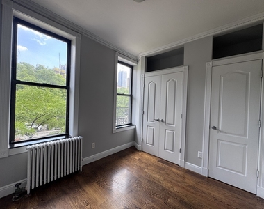 697 10th Avenue - Photo Thumbnail 3