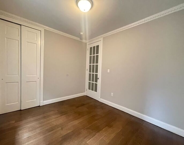 326 East 100th Street - Photo Thumbnail 5