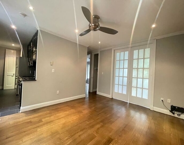 326 East 100th Street - Photo Thumbnail 7