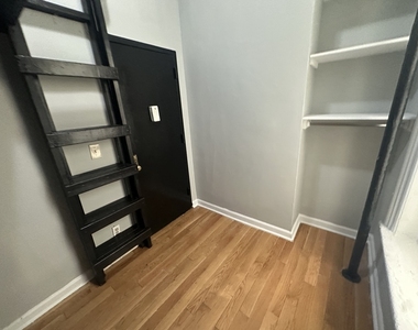 358 West 51st Street - Photo Thumbnail 1