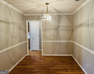 155 Woodstream Way - Photo Thumbnail 6
