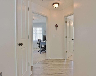 212 Brighton Path - Photo Thumbnail 33